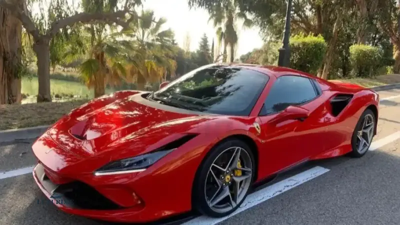 Rental Ferrari F8 Spider