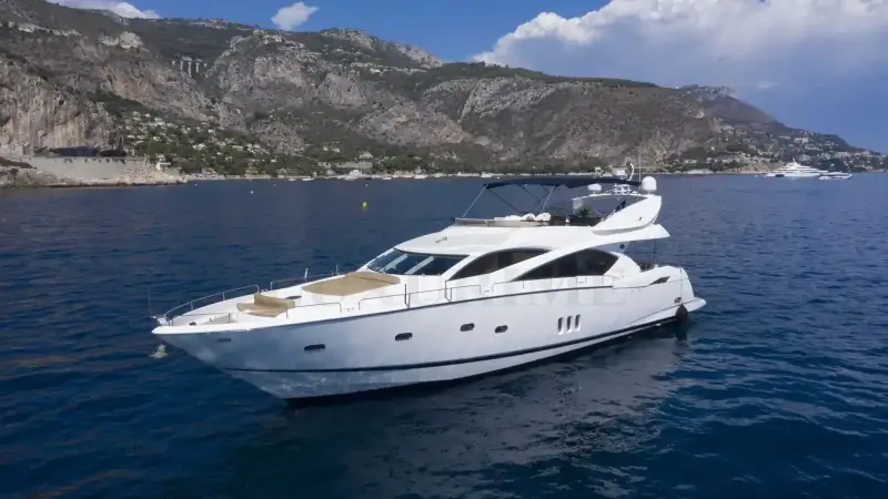 LADY YOUSRA Sunseeker 82 Yacht Charter