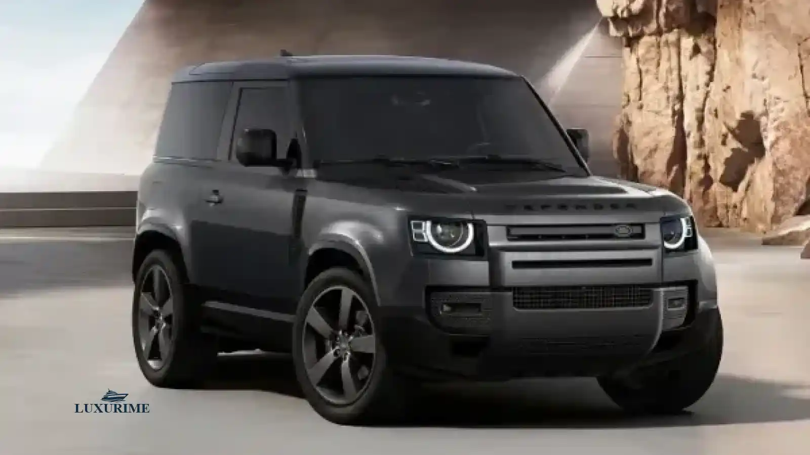 Rental Land Rover Defender D90 V8