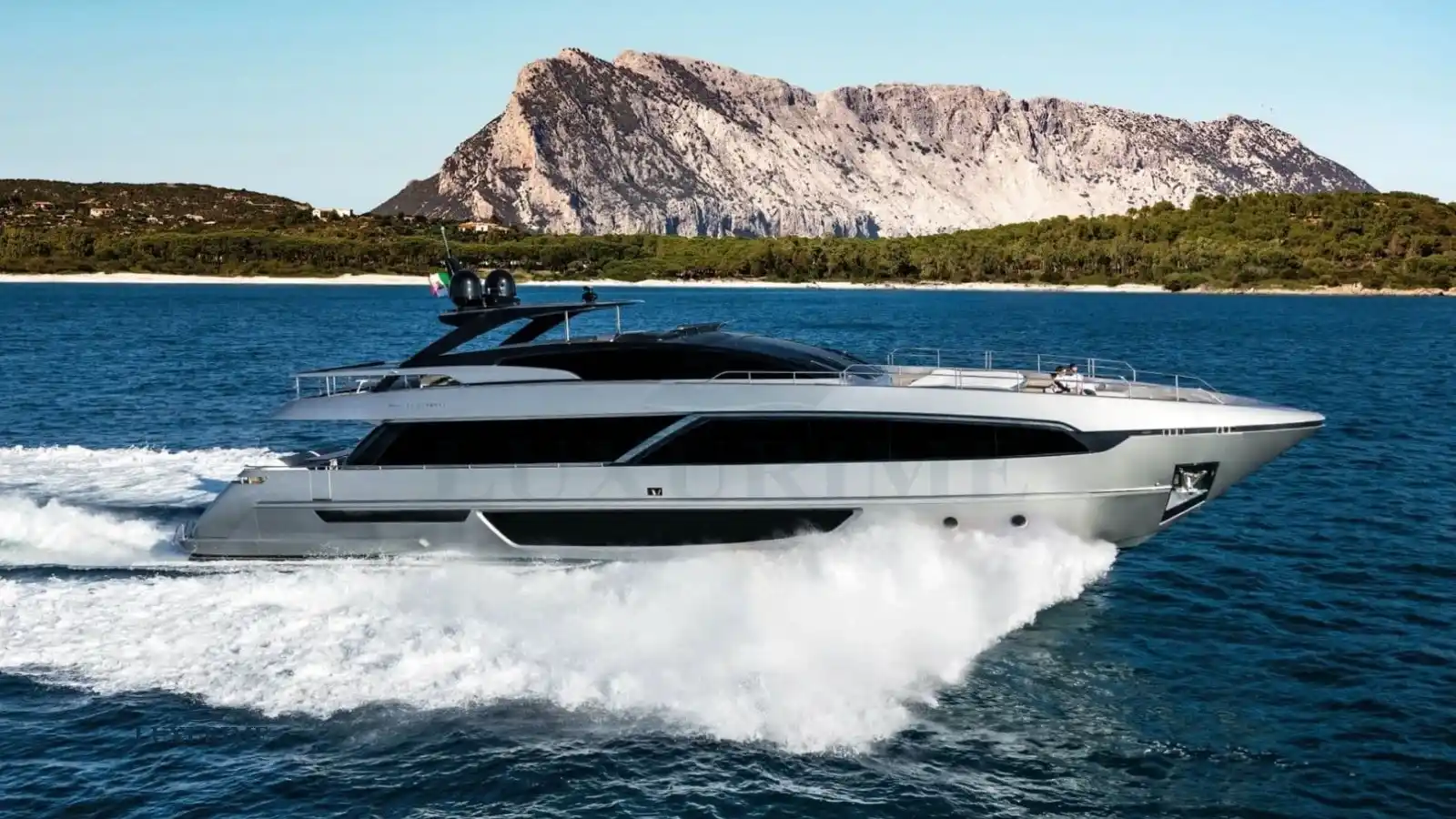 BASILIC Riva 100 Corsaro Yacht Charter