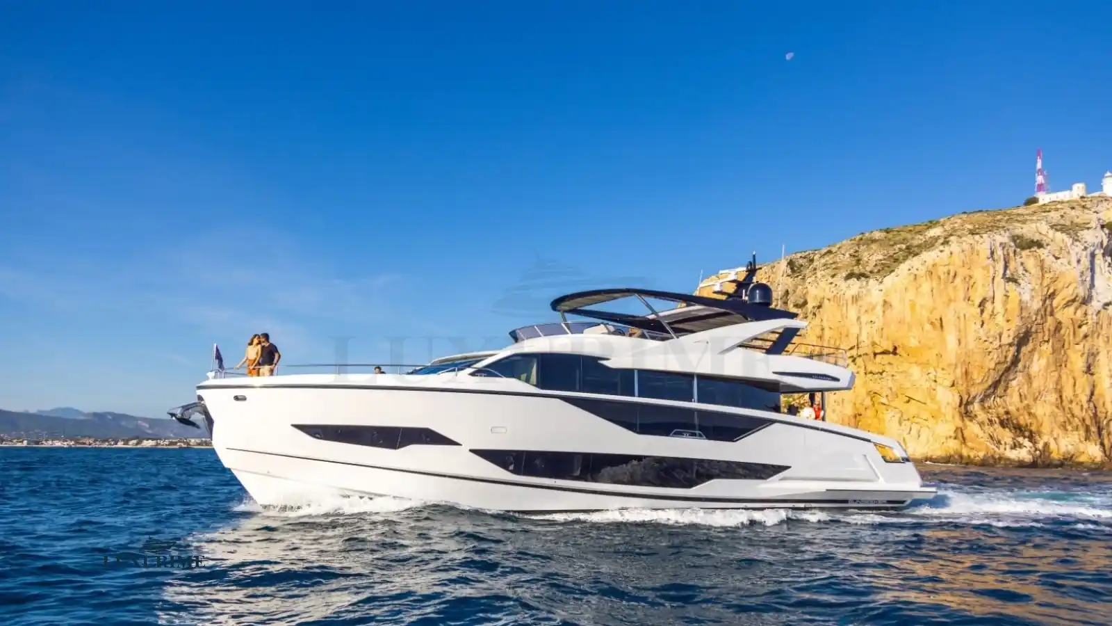 WYLDECREST Sunseeker 90 Ocean Yacht Charter