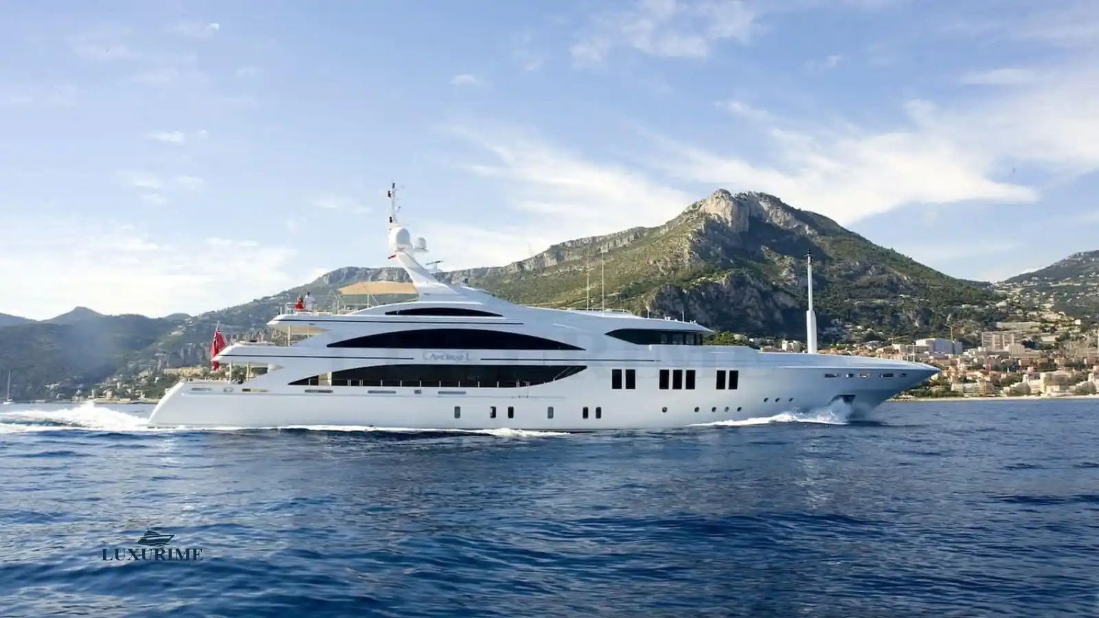 MIMI Benetti Yacht Charter