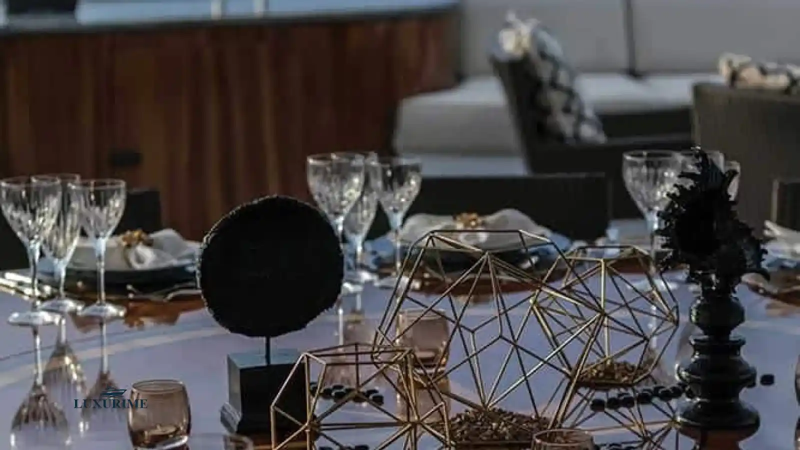 LADY BETH Newcastle 5500 series Yacht Charter