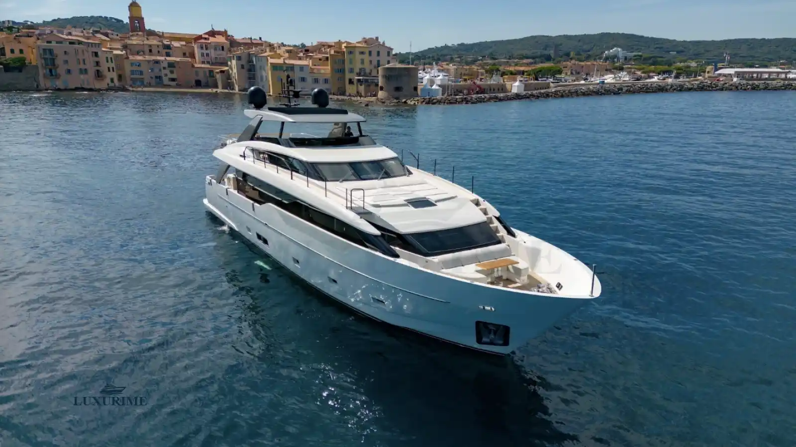 PAUSE Sanlorenzo SL90 Asymmetric Yacht Charter