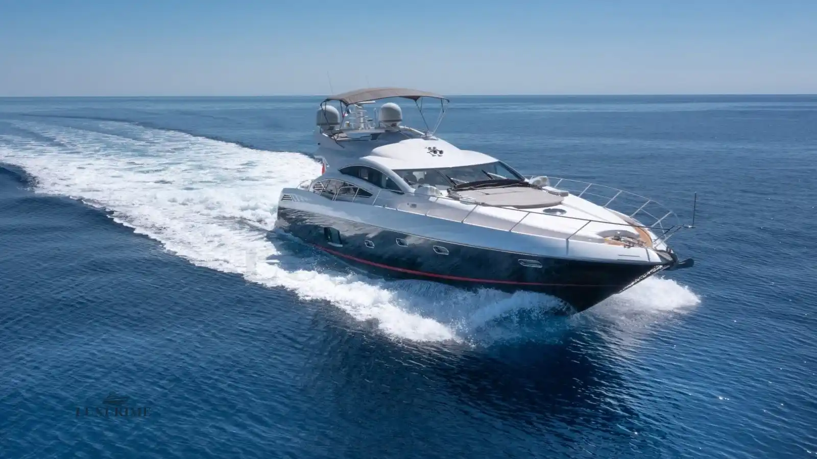 STAR OF SEVEN SEAS Sunseeker Predator 74 Yacht Charter