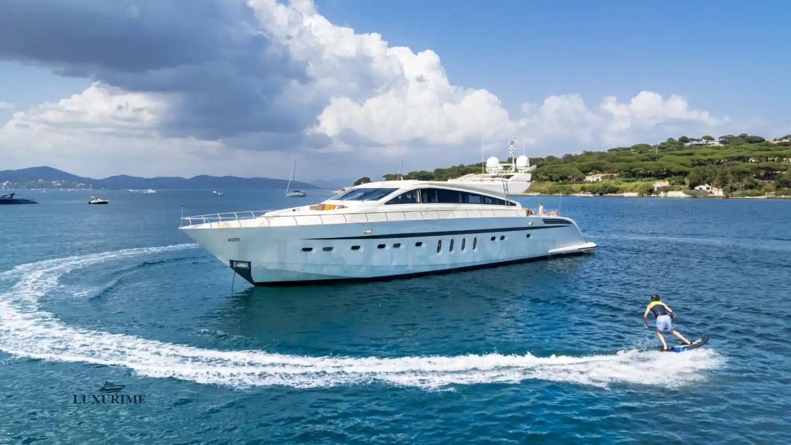 ECLAT Leopard 31 Sport Yacht Charter